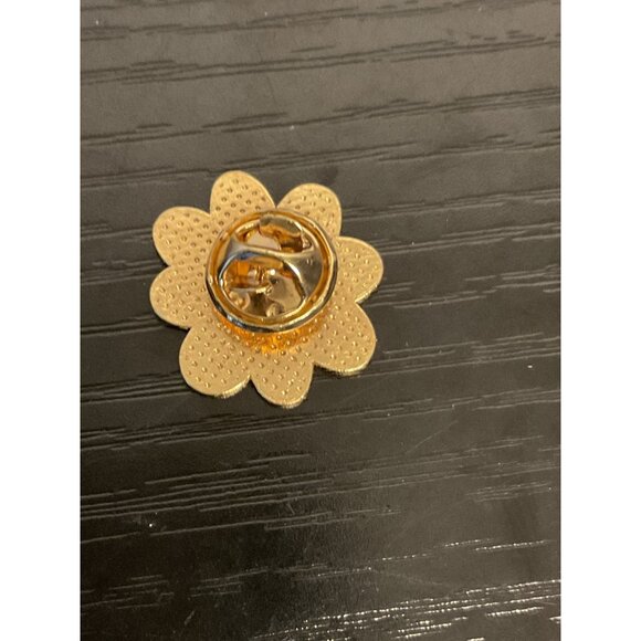 Blue & Yellow Daisy Flower Enamel Pin - Picture 2 of 3